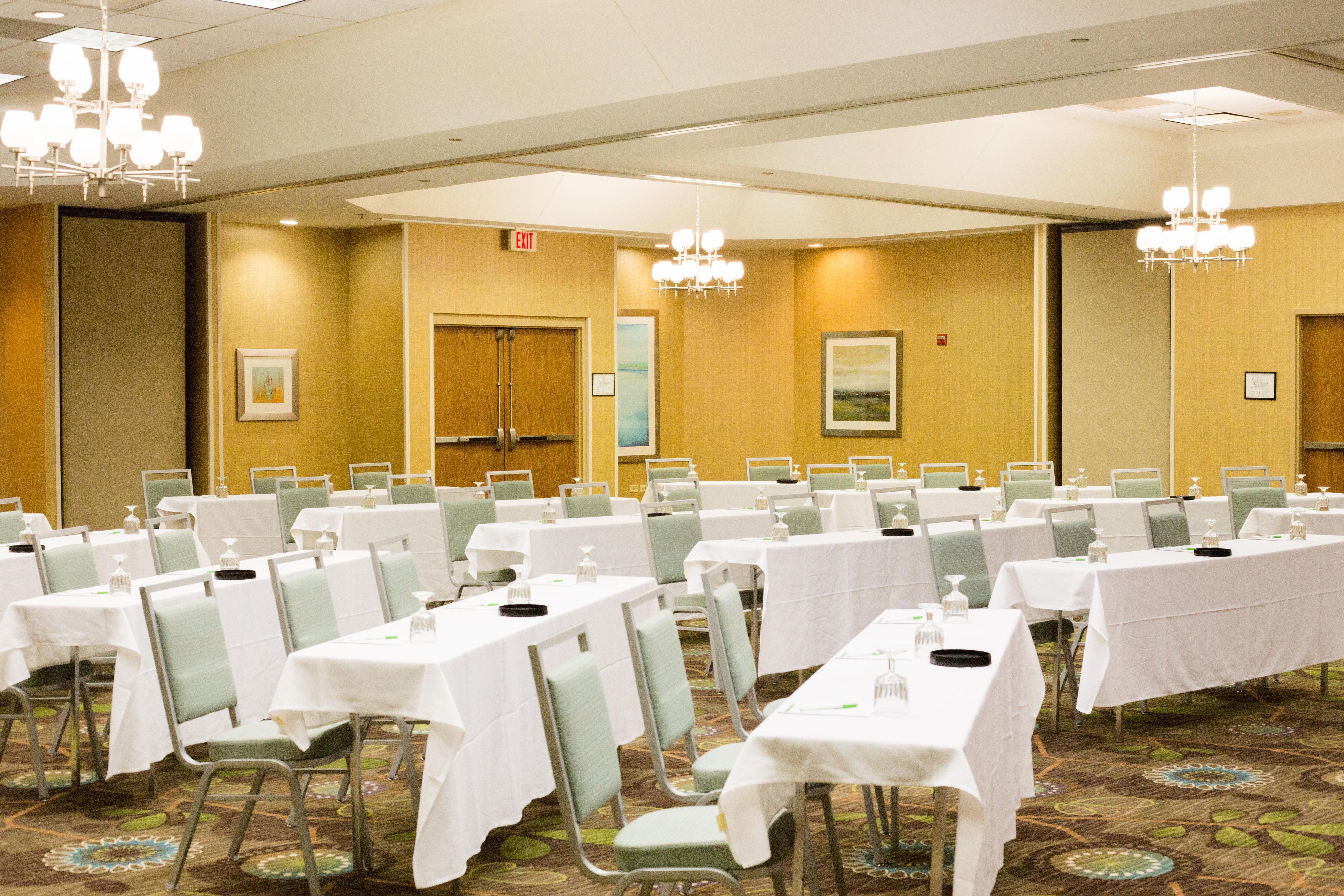 Holiday Inn & Suites Bolingbrook By Ihg Exterior foto